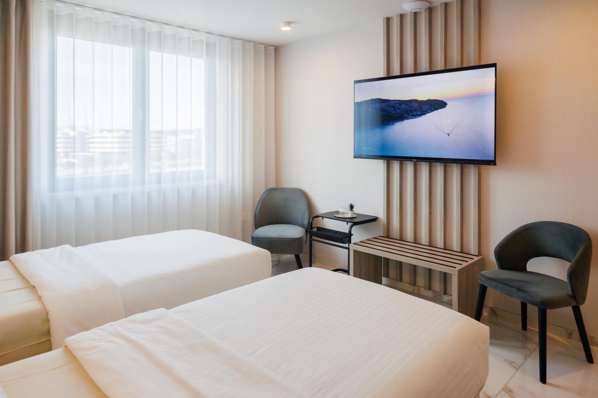 Hotel Capris Capodistria Boutique Екстериор снимка