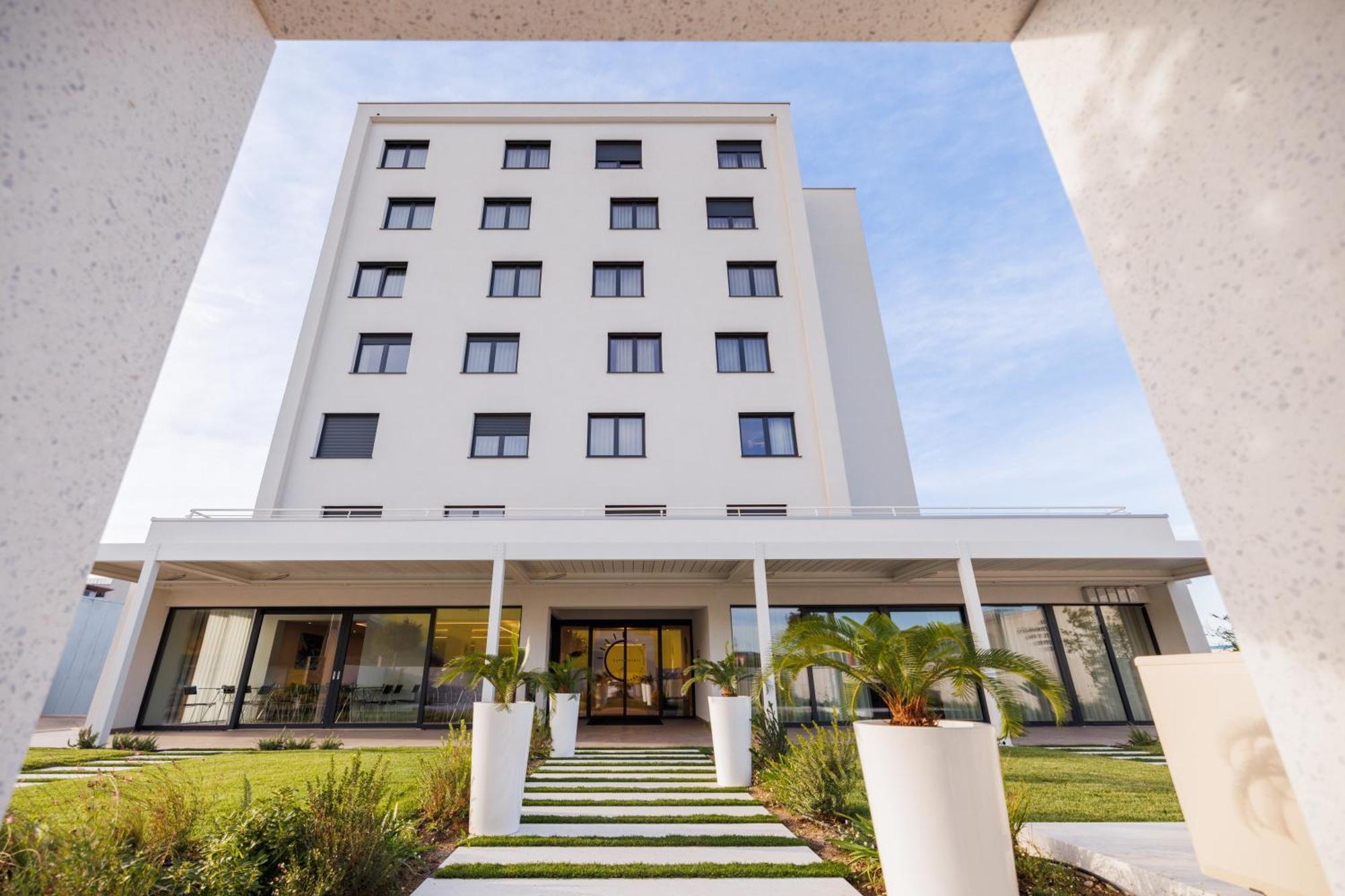 Hotel Capris Capodistria Boutique Екстериор снимка