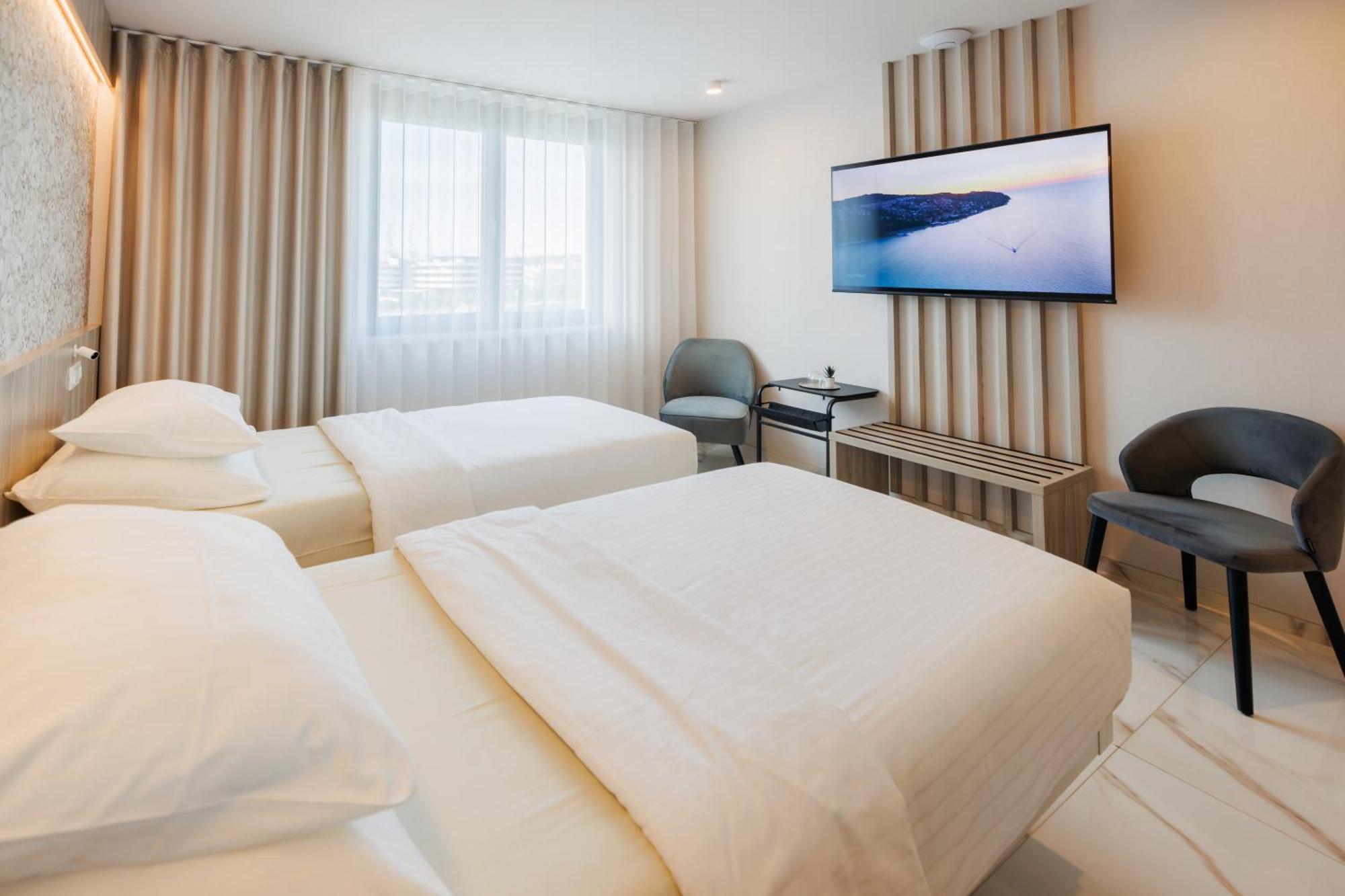 Hotel Capris Capodistria Boutique Екстериор снимка