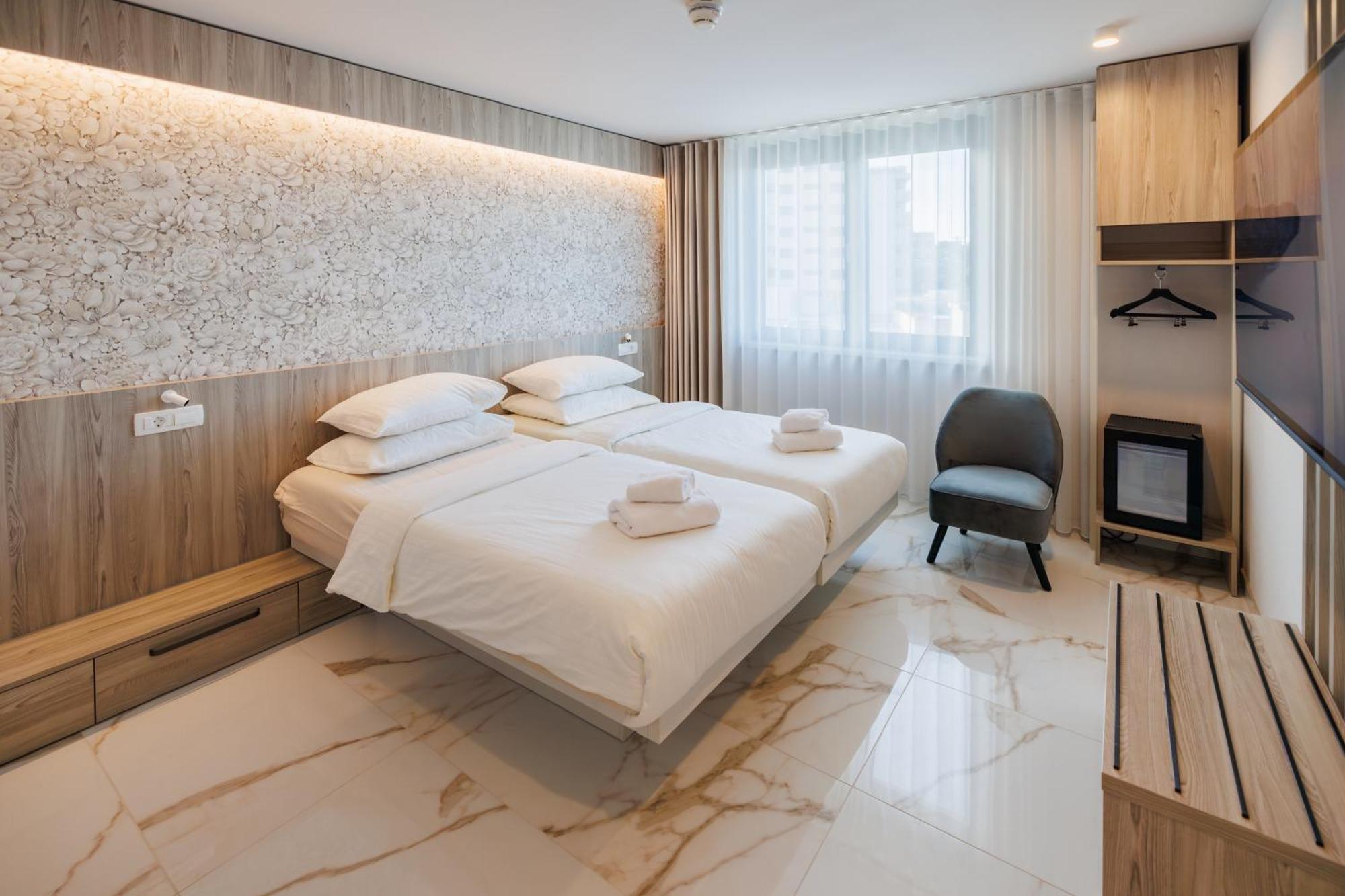 Hotel Capris Capodistria Boutique Екстериор снимка